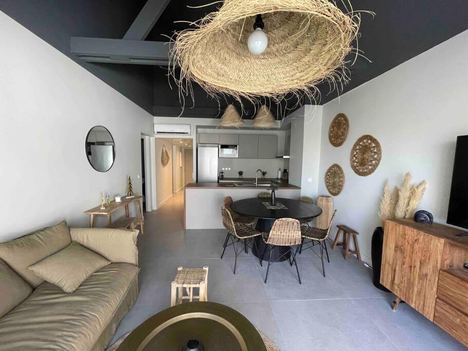 Oligaia Orient Bay Apartment Quarter of Orleans Exterior photo